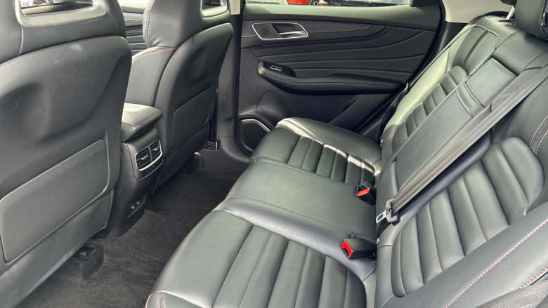 MG HS 1.5 T-GDI Trophy 5dr DCT Petrol Hatchback